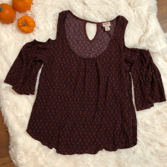 Mossimo Supply Co. Tops - Mossimo Cold Shoulder Top